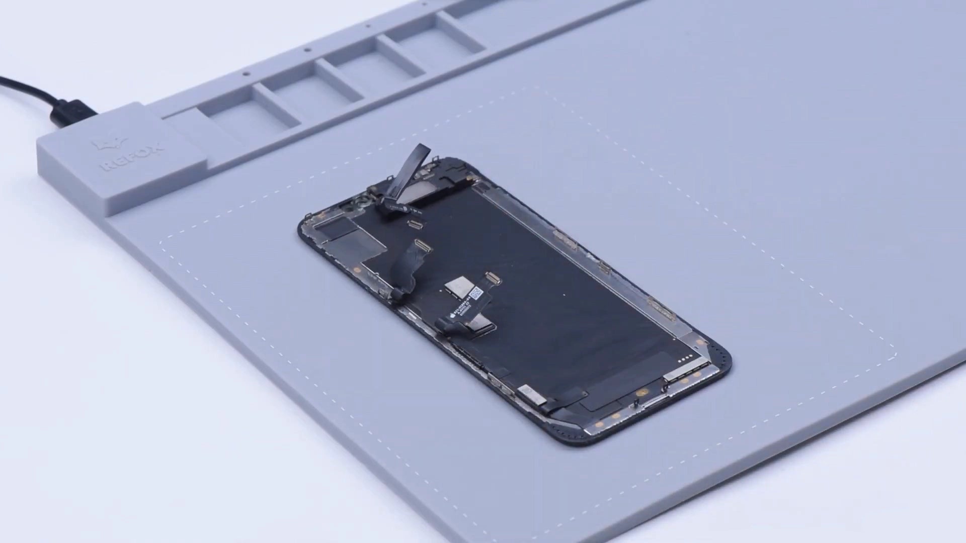 Installing an Aftermarket iPhone OLED Display: Tips and Tricks